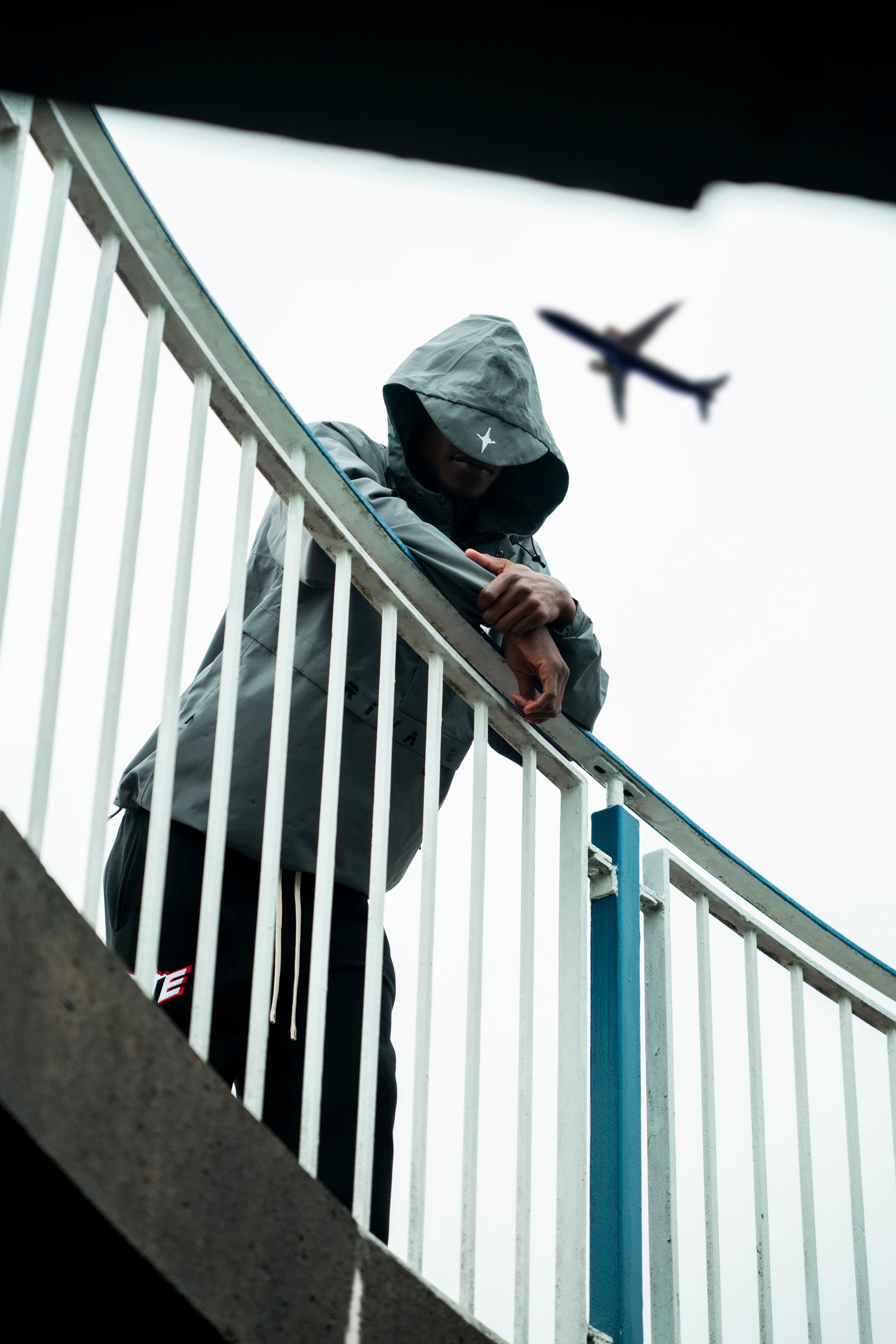 RVE WINDBREAKER - GREY
